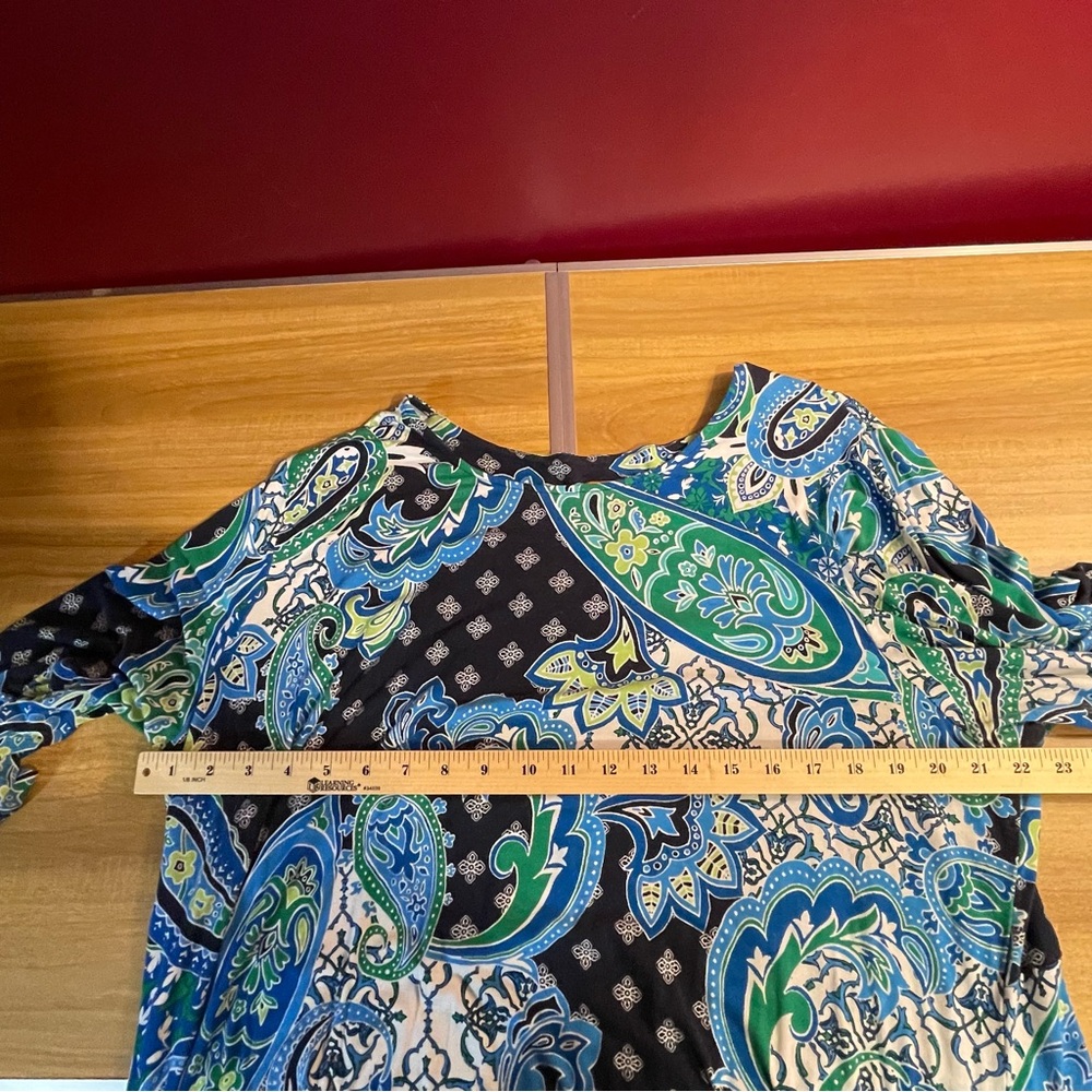 Ruby Rd. Blue and Green Paisley Top - Picture 4 of 7